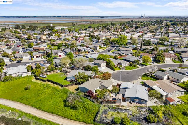 166 San Joaquin Court, Bay Point, CA 94565