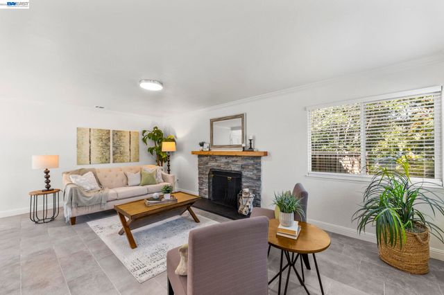 166 San Joaquin Court, Bay Point, CA 94565