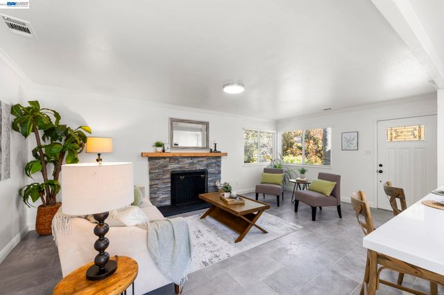 166 San Joaquin Court, Bay Point, CA 94565