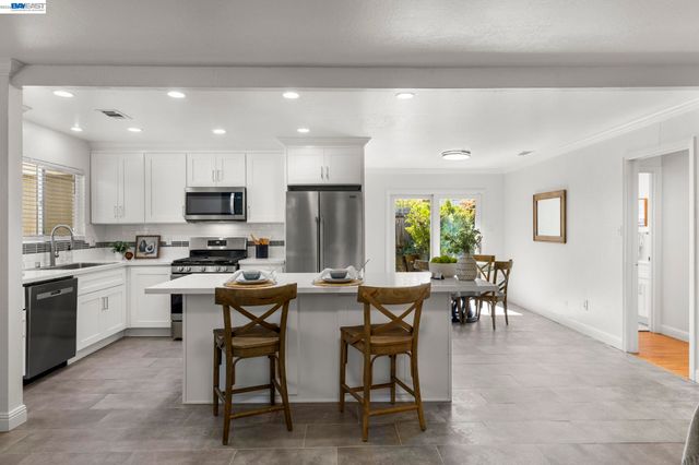 166 San Joaquin Court, Bay Point, CA 94565