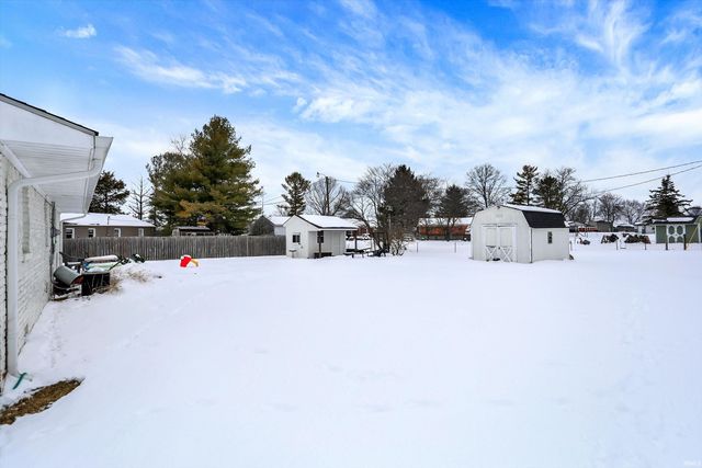 956 W 1085 N, Fountaintown, IN 46130