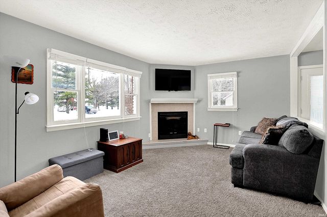 956 W 1085 N, Fountaintown, IN 46130