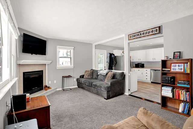 956 W 1085 N, Fountaintown, IN 46130