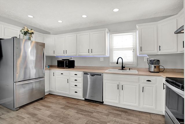 956 W 1085 N, Fountaintown, IN 46130