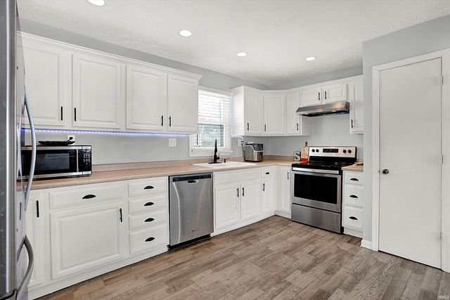 956 W 1085 N, Fountaintown, IN 46130