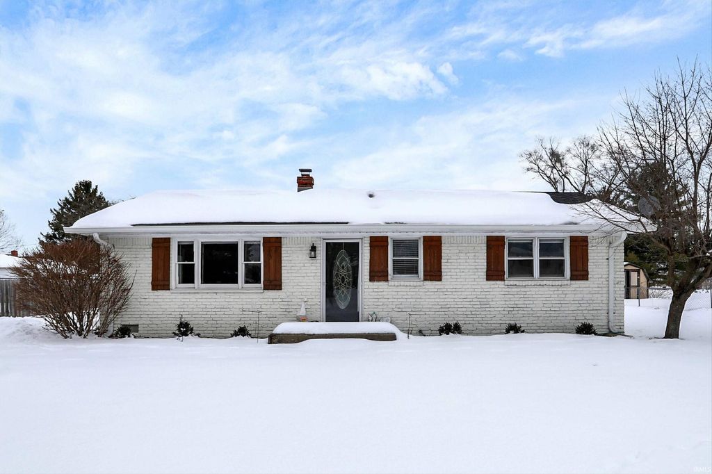 956 W 1085 N, Fountaintown, IN 46130