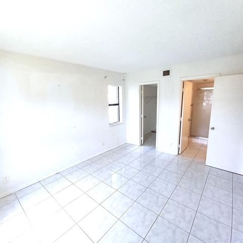 7221 Golf Colony Court 102, Lake Worth, FL 33467