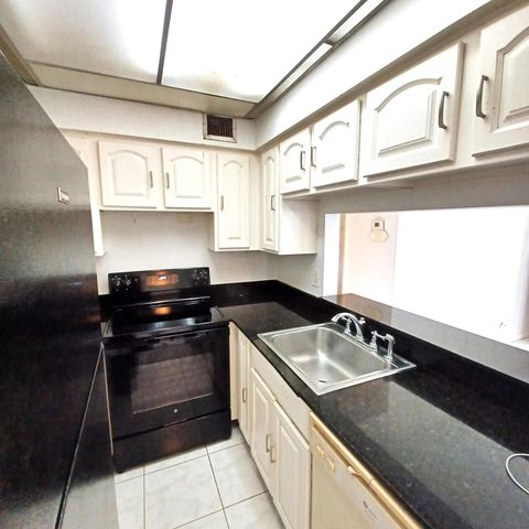 7221 Golf Colony Court 102, Lake Worth, FL 33467