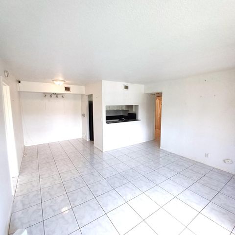 7221 Golf Colony Court 102, Lake Worth, FL 33467