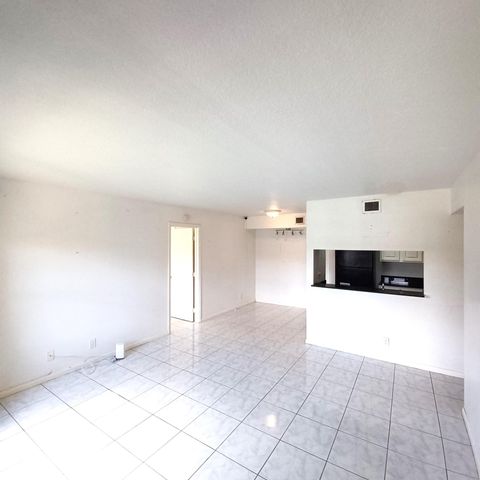 7221 Golf Colony Court 102, Lake Worth, FL 33467