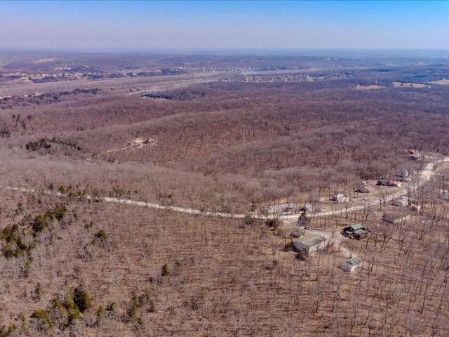 29553 Paradise Drive, Warsaw, MO 65355