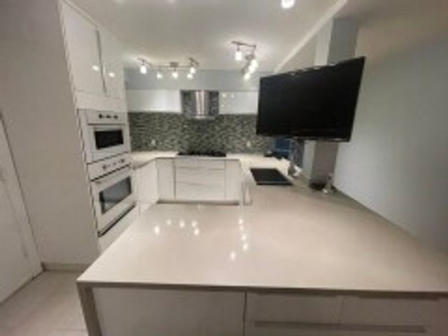 57 Broadlawn Park 16, Boston, MA 02467