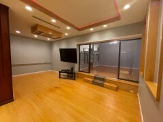 57 Broadlawn Park 16, Boston, MA 02467
