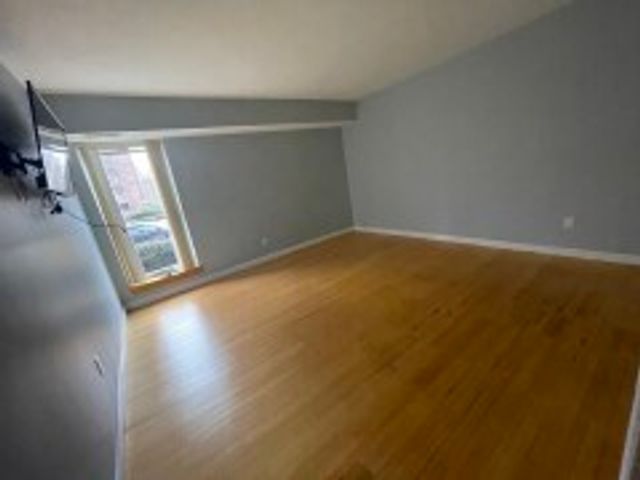 57 Broadlawn Park 16, Boston, MA 02467