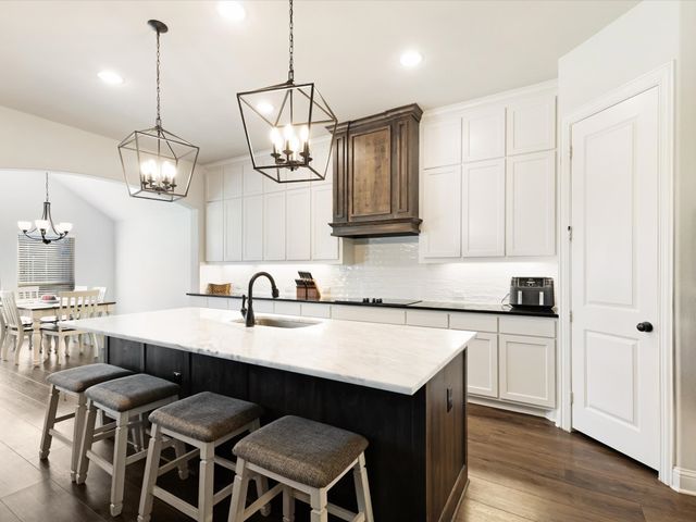 1905 Silver Falls Drive, Burleson, TX 76028