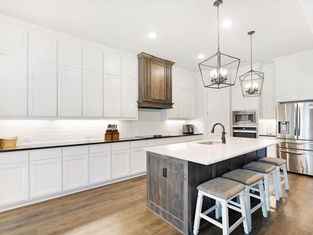 1905 Silver Falls Drive, Burleson, TX 76028