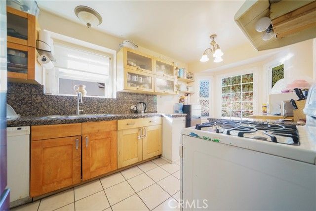 634 E Kingsley, Pomona, CA 91767