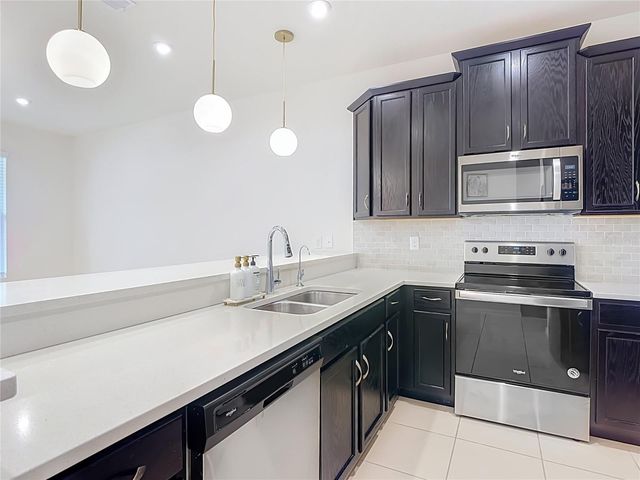 2437 VARENNA LOOP, Kissimmee, FL 34741