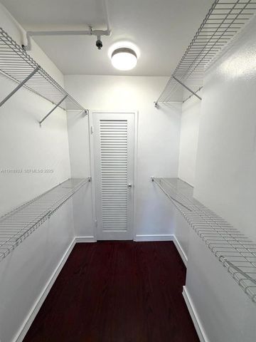 100 Lincoln Road 1027, Miami Beach, FL 33139