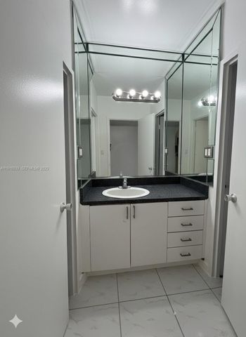 100 Lincoln Road 1027, Miami Beach, FL 33139