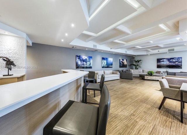 100 Lincoln Road 1027, Miami Beach, FL 33139