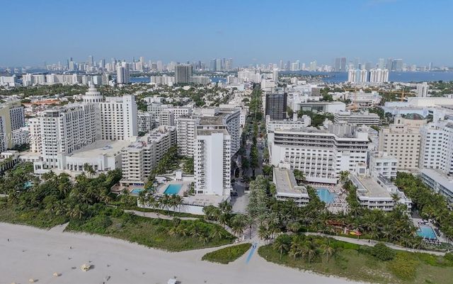 100 Lincoln Road 1027, Miami Beach, FL 33139