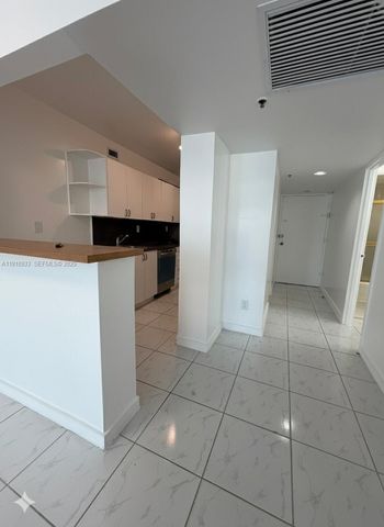 100 Lincoln Road 1027, Miami Beach, FL 33139