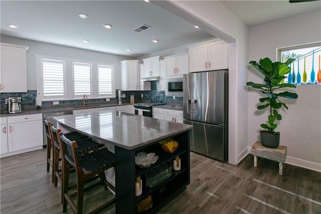5687 Villa Crest Drive, Hoschton, GA 30548