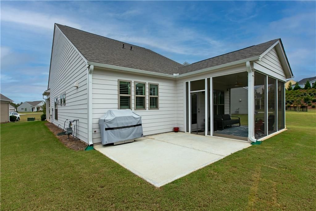 5687 Villa Crest Drive, Hoschton, GA 30548
