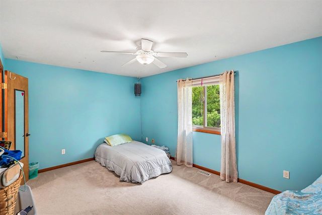 8249 Kimble Drive, Pinckney, MI 48169