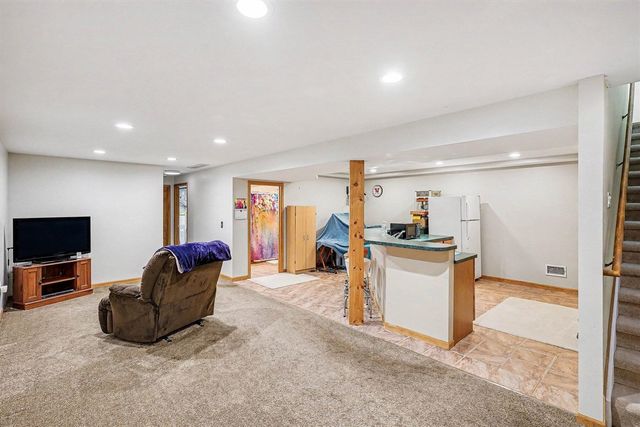 8249 Kimble Drive, Pinckney, MI 48169