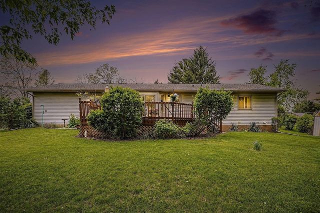 8249 Kimble Drive, Pinckney, MI 48169
