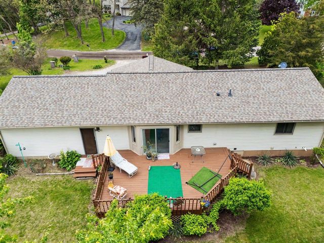 8249 Kimble Drive, Pinckney, MI 48169