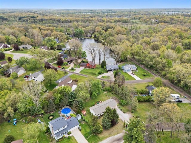 8249 Kimble Drive, Pinckney, MI 48169