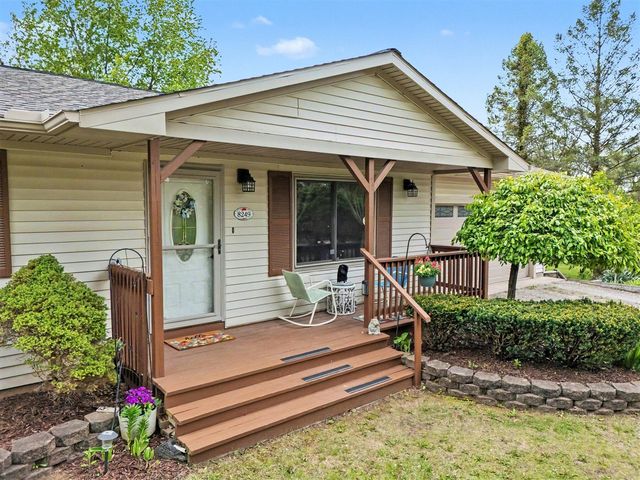 8249 Kimble Drive, Pinckney, MI 48169
