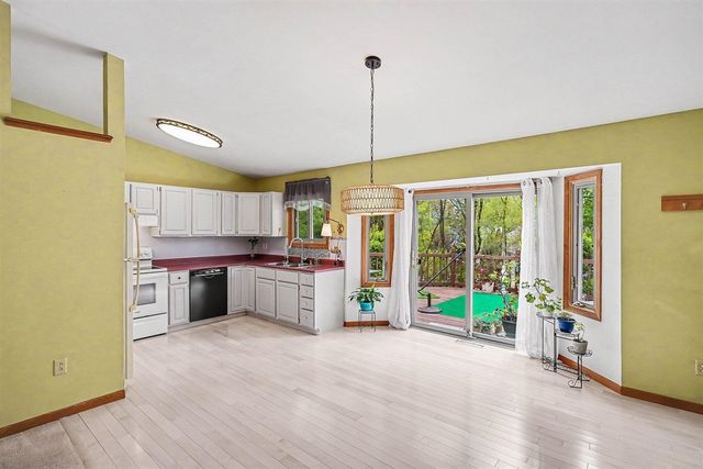 8249 Kimble Drive, Pinckney, MI 48169