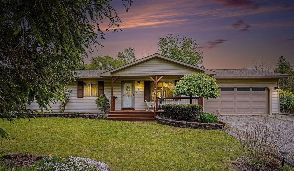 8249 Kimble Drive, Pinckney, MI 48169