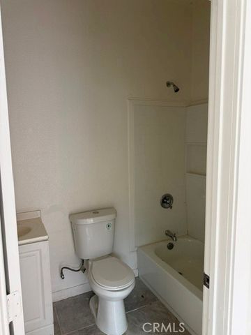 300 E 42nd Place, Los Angeles, CA 90011