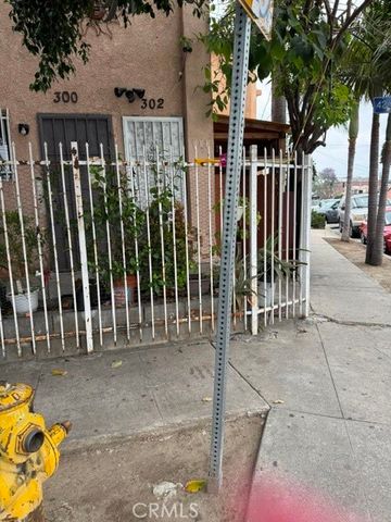 300 E 42nd Place, Los Angeles, CA 90011