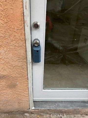 300 E 42nd Place, Los Angeles, CA 90011