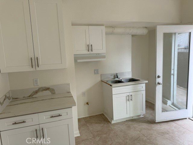 300 E 42nd Place, Los Angeles, CA 90011