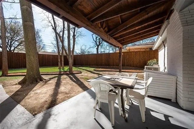 1912 Greenbriar Court, Plano, TX 75074