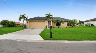 926 NE 5th PL, Cape Coral, FL 33909