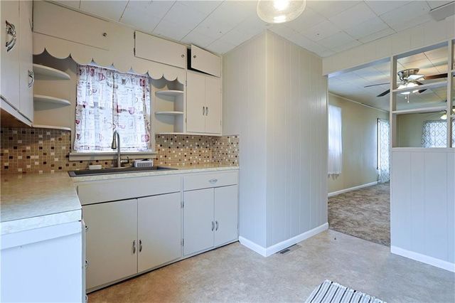 3133 Saint Joseph Avenue, St Joseph, MO 64505