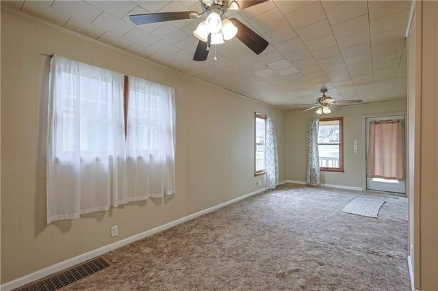 3133 Saint Joseph Avenue, St Joseph, MO 64505