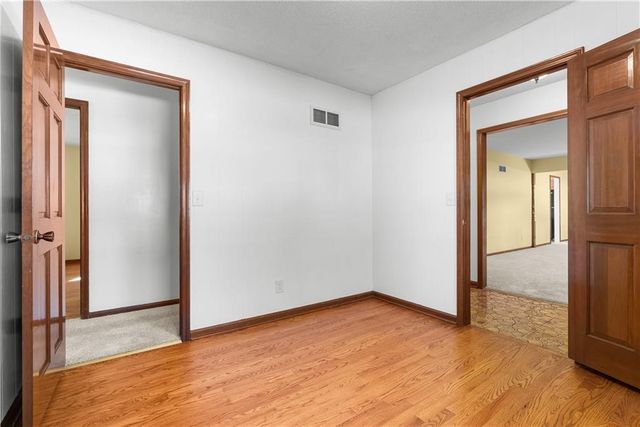 1300 NW 5th Street Terrace, Blue Springs, MO 64014