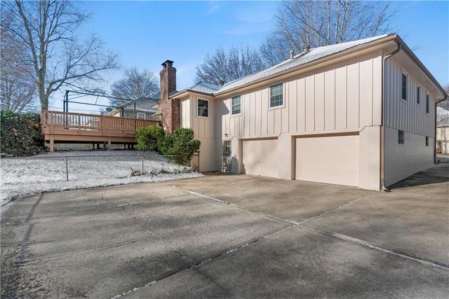 1300 NW 5th Street Terrace, Blue Springs, MO 64014