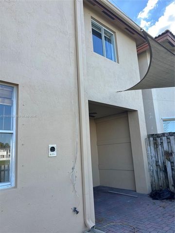 11541 NW 68th Ter, Doral, FL 33178