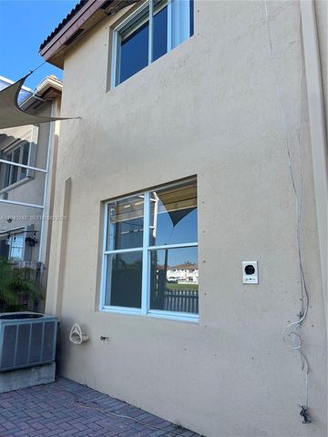 11541 NW 68th Ter, Doral, FL 33178