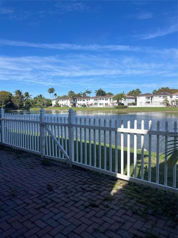 11541 NW 68th Ter, Doral, FL 33178